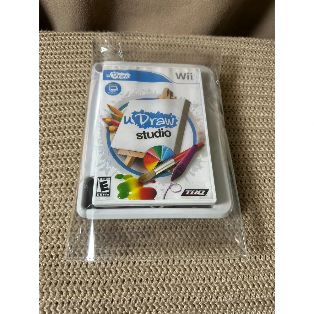 uDraw Game Tablet White for Nintendo Wii with uDraw Studio Game Bundle